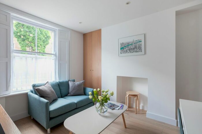 Studio To Rent In Caledonian Road, Islington, N1