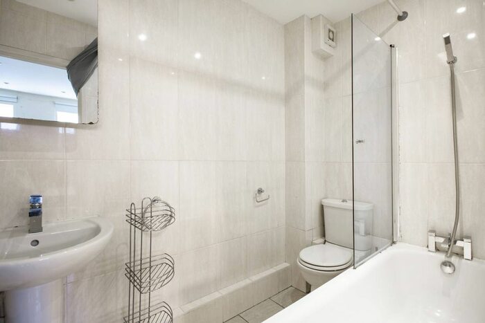 Studio To Rent In Finchley Road, Temple Fortune, London, NW11