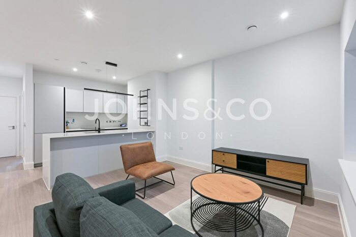 1 Bedroom Apartment To Rent In Horlicks Quarter, Slough, Berkshire, SL1