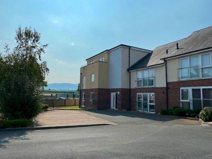 2 Bedroom Flat To Rent In Y Bae, Bangor, LL57