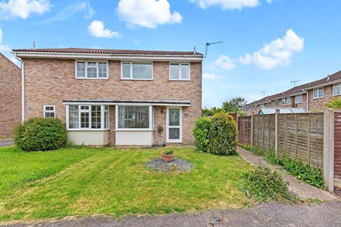 3 Bedroom House To Rent In St Georges Walk, PO20