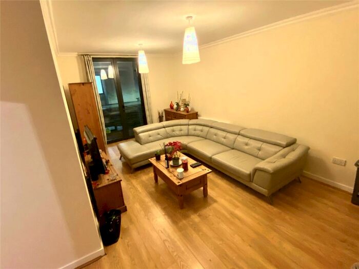 2 Bedroom Apartment To Rent In Godstone Road, Whyteleafe, Surrey, CR3