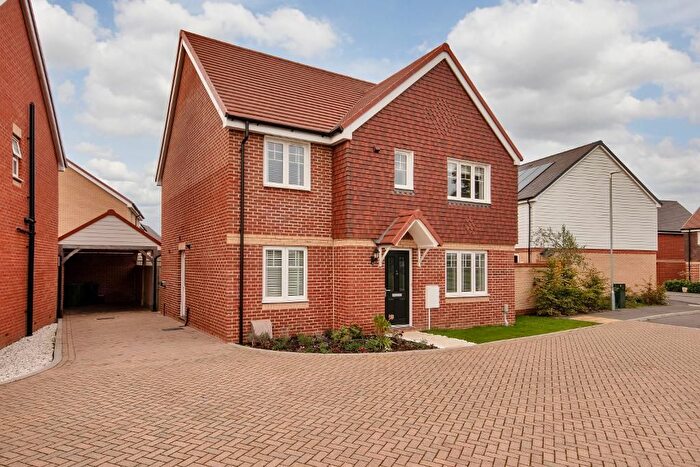 5 Bedroom Detached House For Sale In Sentinel Way, Headcorn, Kent, TN27