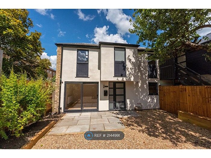 2 Bedroom Detached House To Rent In Pemberton Place, Cambridge, CB2