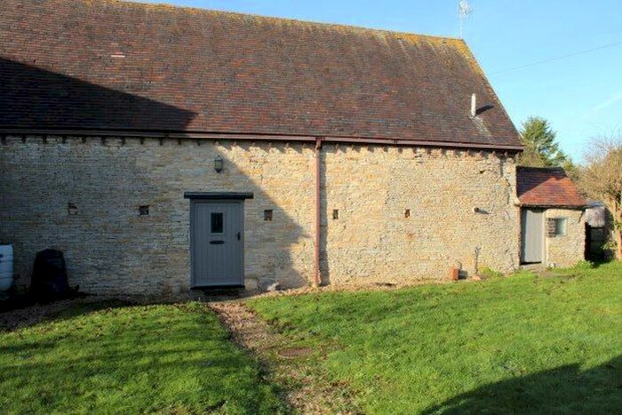 2 Bedroom Flat To Rent In Orchard Tithe Barn, Evesham, WR11