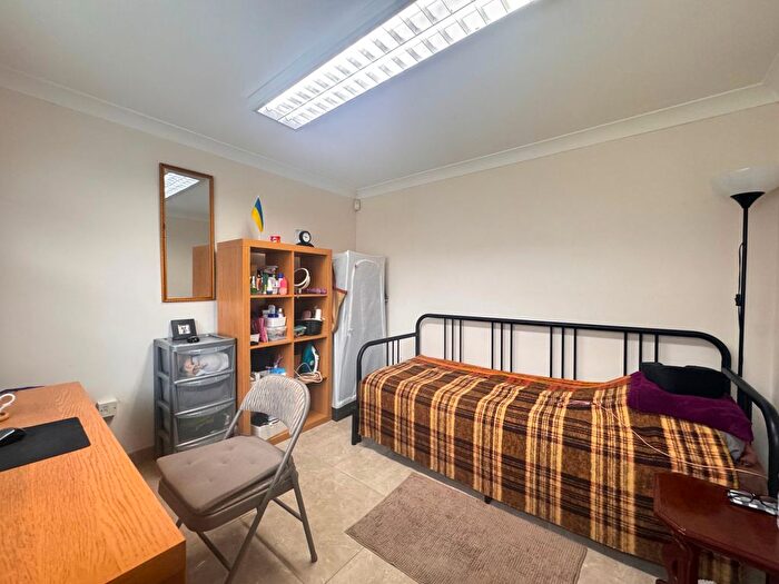 1 Bedroom Bungalow To Rent In Forty Lane, Wembley, HA9