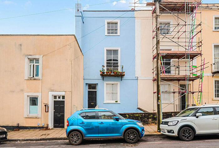 1 Bedroom Apartment For Sale In Southleigh Road, Bristol, BS8