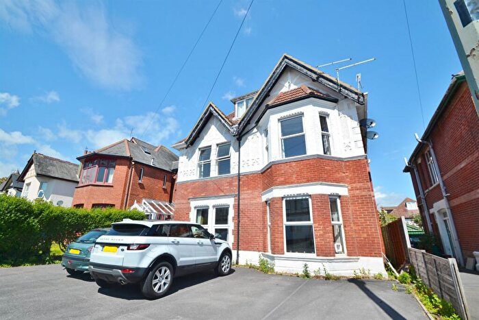 2 Bedroom Flat To Rent In Alum Chine, BH4