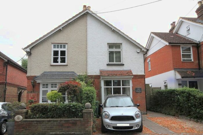 3 Bedroom Semi-Detached House To Rent In Lower Road, Cookham, Maidenhead, SL6