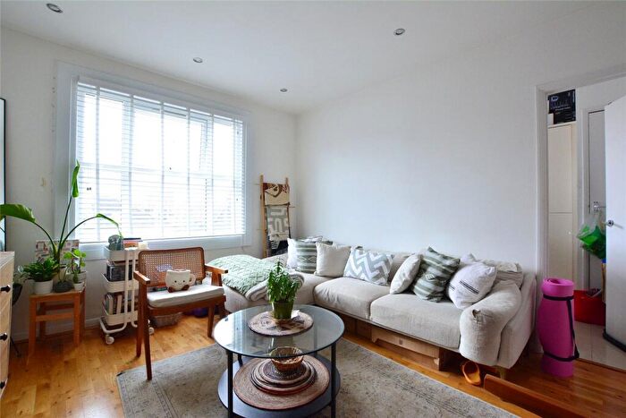 1 Bedroom Apartment To Rent In Limes Grove, London, SE13