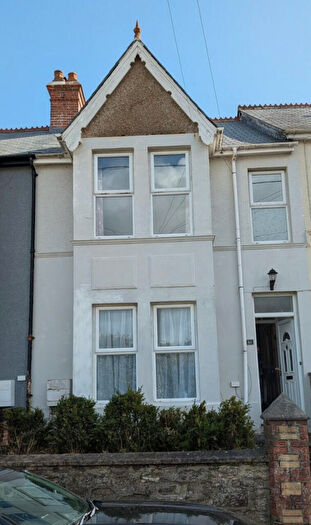 3 Bedroom Semi-Detached House To Rent In Dunheved Road, Launceston, Cornwall, PL15