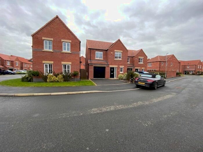 3 Bedroom Link Detached House To Rent In Kingfisher Way, Ollerton, NG22