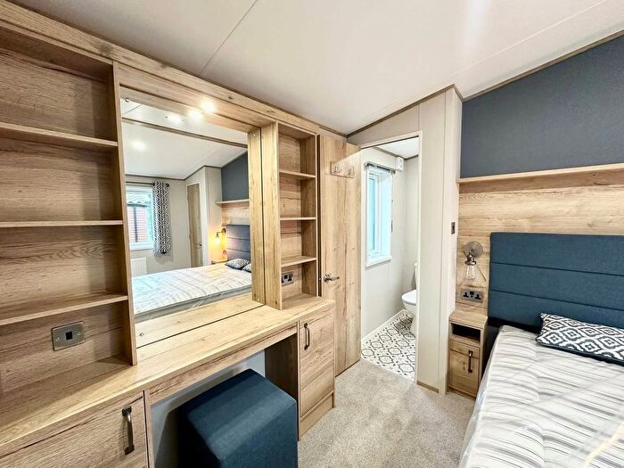 2 Bedroom Mobile/park Home For Sale In Ilfracombe, EX34
