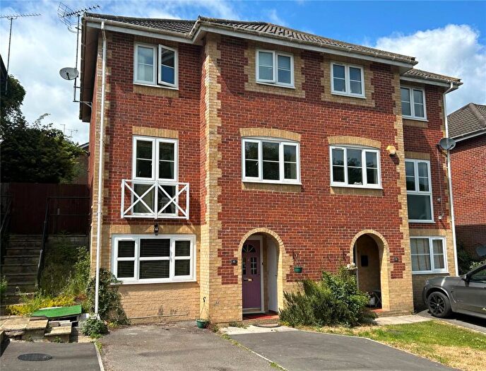 4 Bedroom Town House For Sale In Coltsfoot Close, Burghfield Common, Reading, Berkshire, RG7