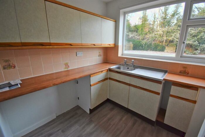 2 Bedroom Apartment To Rent In Court Drive, Cromer, NR27
