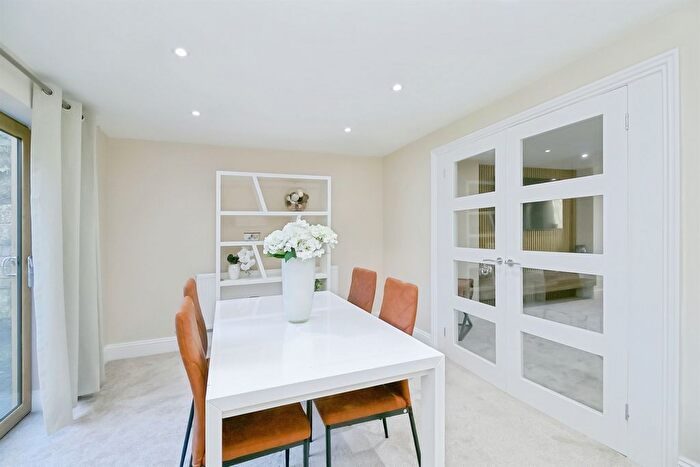 4 Bedroom Detached House For Sale In Crown Road, Kenfig Hill, Bridgend, CF33