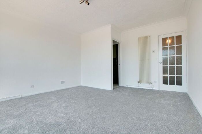2 Bedroom Flat To Rent In Bromley Road, London, Greater London, SE6