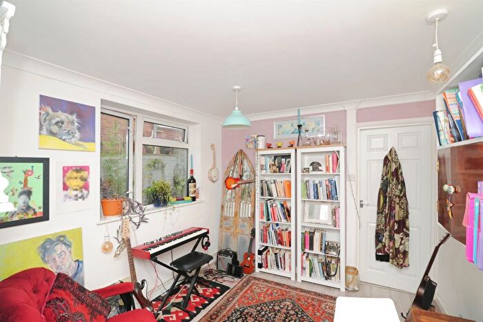 1 Bedroom Flat For Sale In St. Peters Road, St. Leonards-On-Sea, TN37