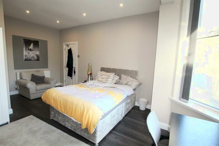 7 Bedroom Semi-Detached House To Rent In Derby Road, Lenton, NG7