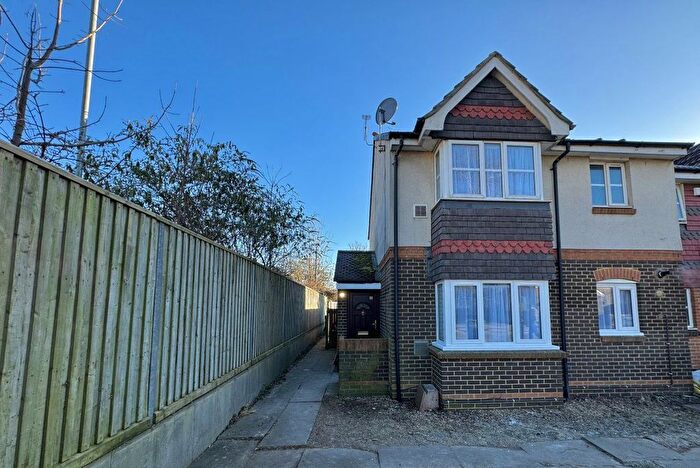 1 Bedroom Property To Rent In Stranraer Gardens, Slough, SL1