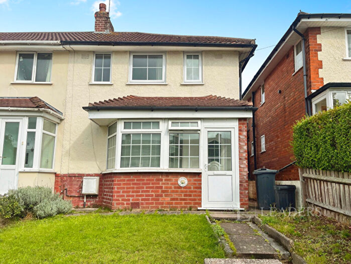 3 Bedroom Semi-Detached House To Rent In Birmingham, West Midlands, B14