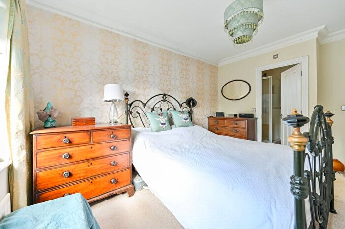 5 Bedroom Detached House For Sale In Ray Meadow, Maidenhead, SL6