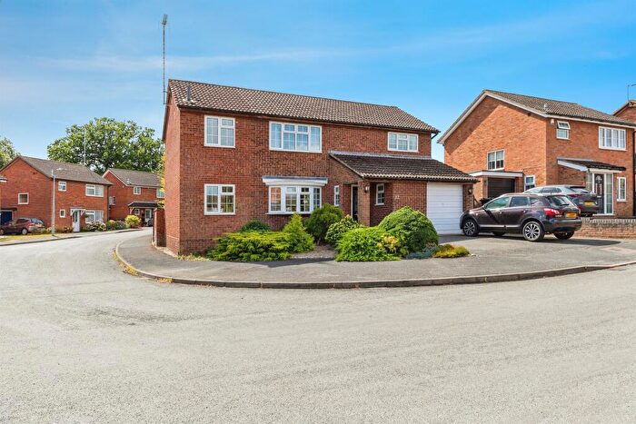 4 Bedroom Detached House For Sale In Oakwell Close, Stevenage, SG2