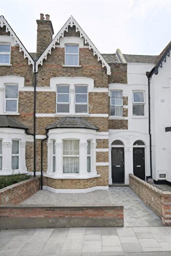 1 Bedroom Flat To Rent In Crowland Road, London, N15