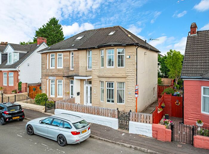 3 Bedroom Semi-detached House For Sale In Easdale Drive, Glasgow, G32