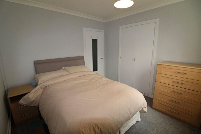 2 Bedroom Apartment To Rent In Foxhill Court, LS16