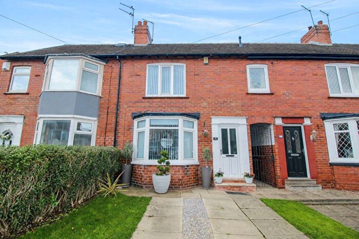 2 Bedroom Terraced House For Sale In Oakwood Avenue, Wakefield, WF2