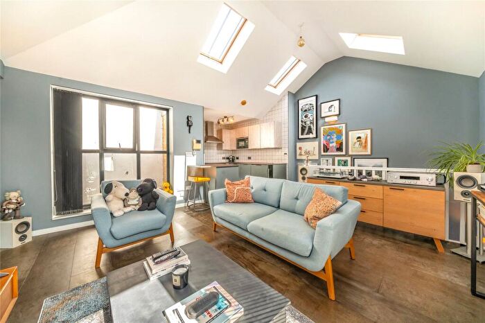 2 Bedroom Terraced House For Sale In Well Street, London, E9