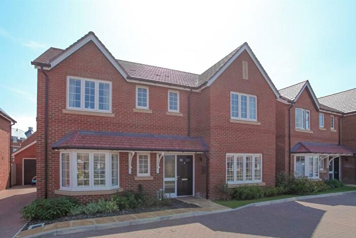 4 Bedroom Detached House To Rent In Winch Piece, Benson, OX10