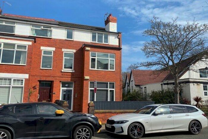 3 Bedroom Flat To Rent In Westbourne Road, Wirral, CH48