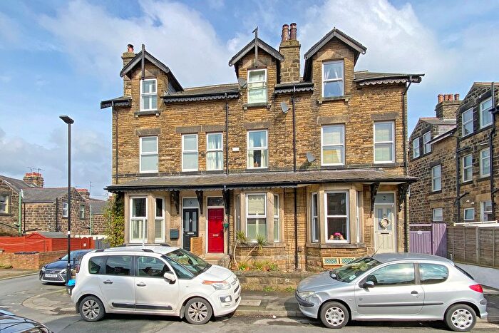 4 Bedroom Terraced House To Rent In De Ferrieres Avenue, Harrogate, HG1