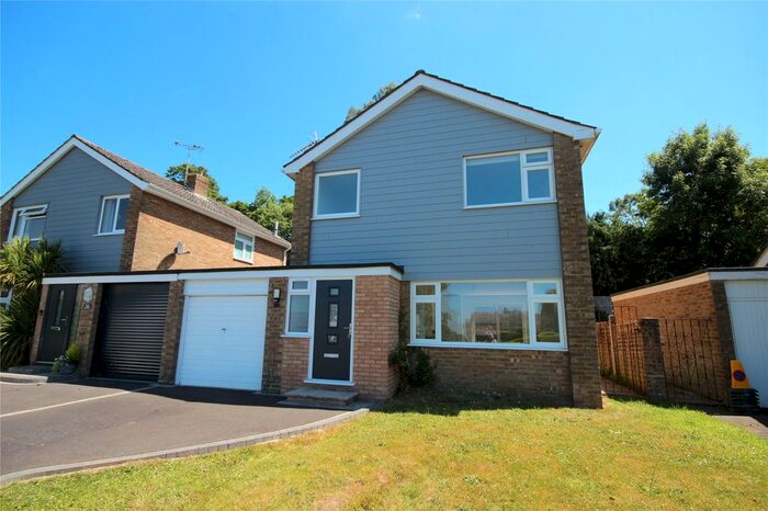 3 Bedroom Detached House To Rent In Denholm Close, Ringwood, Hampshire, BH24