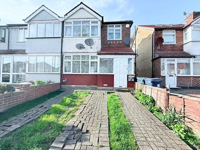 3 Bedroom End Of Terrace House For Sale In Jubilee Road, Greenford, UB6