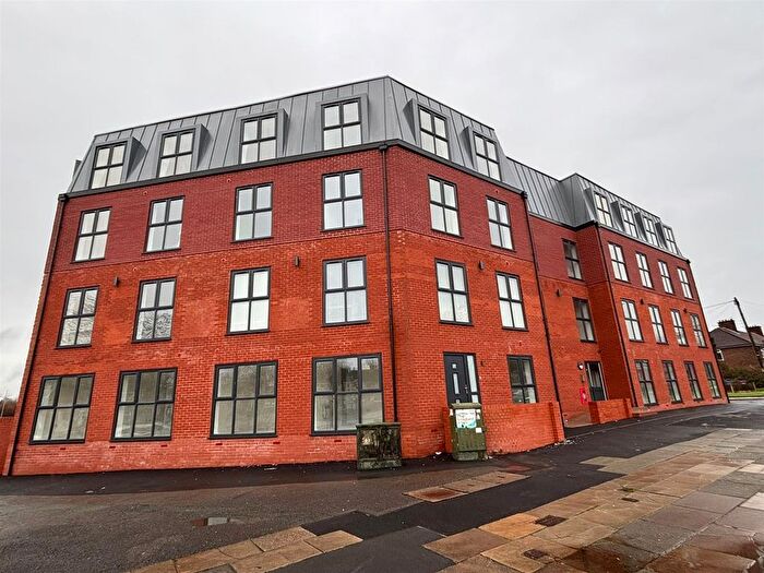 2 Bedroom Flat To Rent In Queens Drive, Liverpool, L13