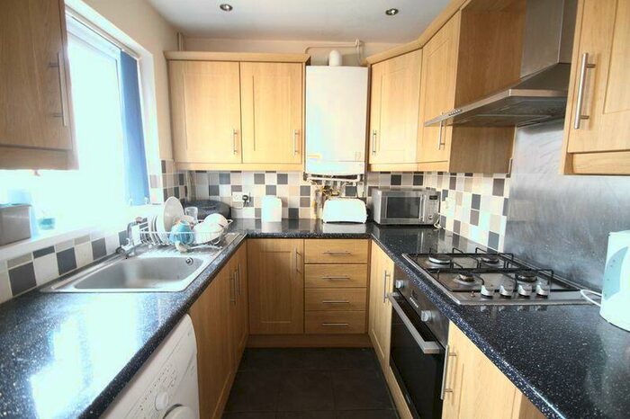 3 Bedroom House Of Multiple Occupation To Rent In Lenton Boulevard, Nottingham, NG7