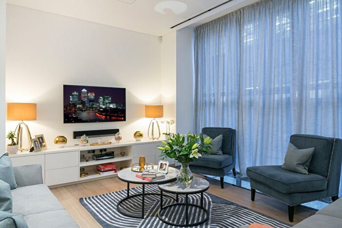 3 Bedroom Flat To Rent In Kenrick Place, London, W1U