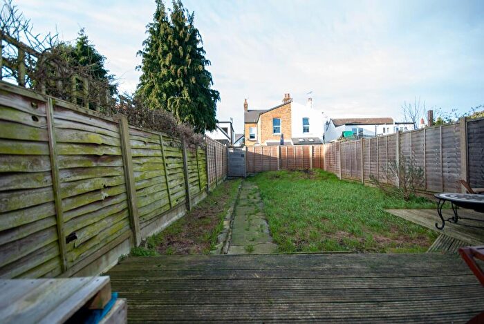 1 Bedroom Flat To Rent In Rockleigh Avenue, Leigh-on-Sea, SS9