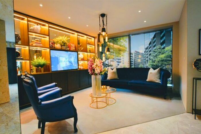 2 Bedroom Flat To Rent In Carrara Tower, City Road, London, EC1V