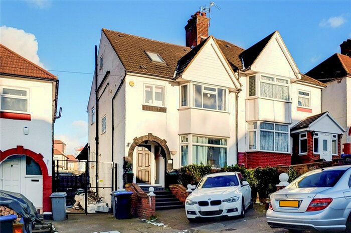4 Bedroom Semi-Detached House To Rent In Hillside, Kingsbury, London, NW9