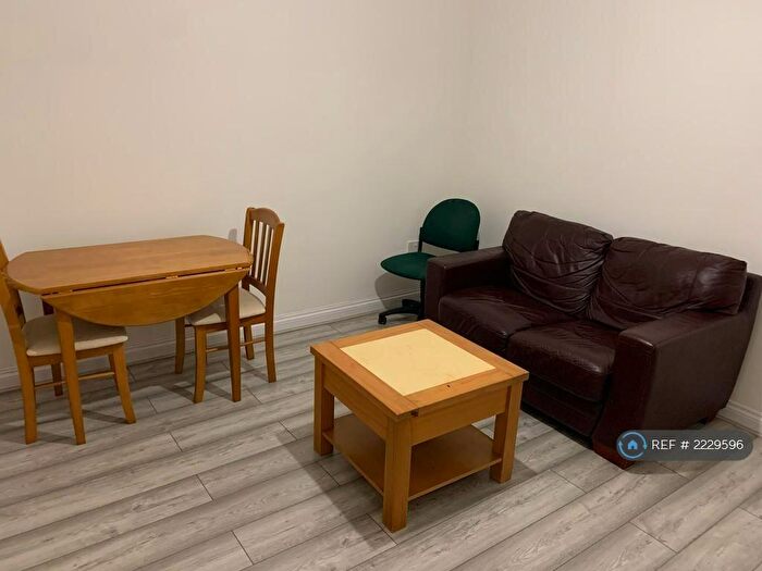 1 Bedroom Flat To Rent In Mowbray Road, Cambridge, CB1
