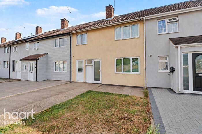 3 Bedroom Terraced House For Sale In Roydon Bridge, Basildon, SS14