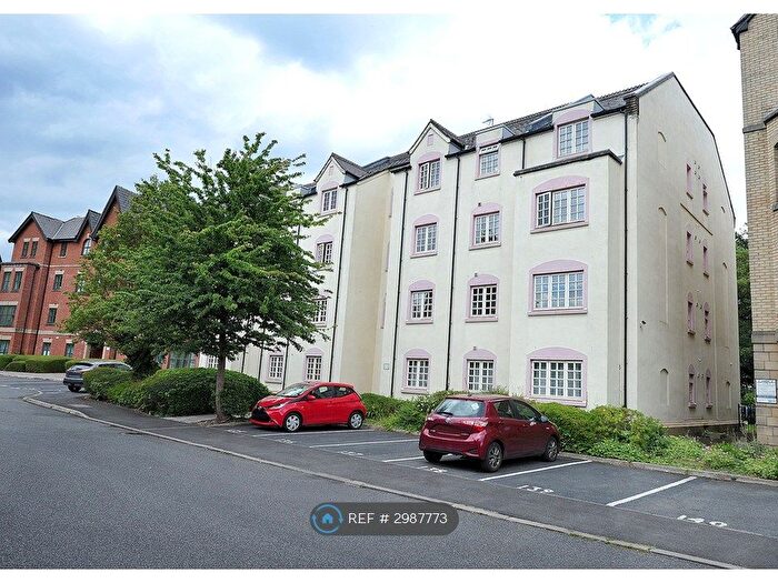 2 Bedroom Flat To Rent In Hadfield Close, Manchester, M14
