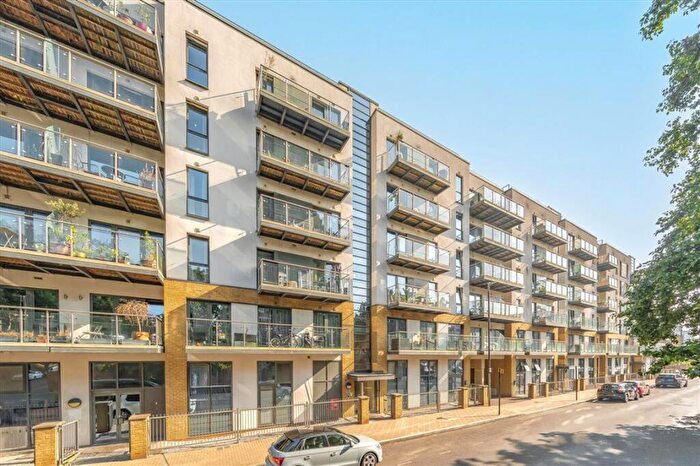 2 Bedroom Flat To Rent In Gwynne Road, London, SW11