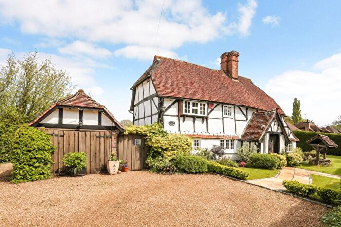 5 Bedroom Detached House To Rent In Crondall Road Fleet, GU51