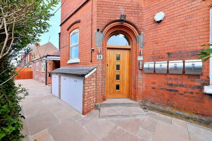 2 Bedroom Flat To Rent In Carlyle Road, Edgbaston, Birmingham, B16