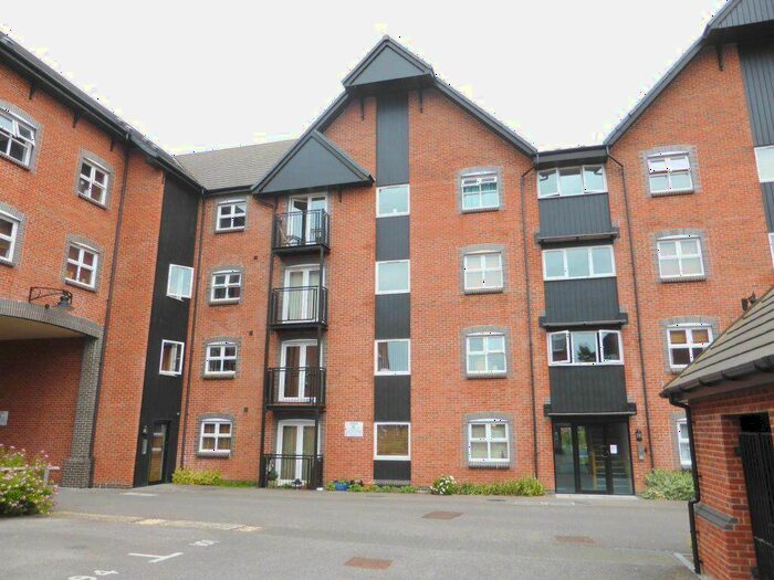 2 Bedroom Flat To Rent In West Dock, Leighton Buzzard, Bedfordshire, LU7